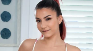 Roxie Sinner Net Worth,Age,Height,Bio,Career,Husband,Wikipedia